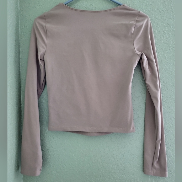 A&F top - Picture 4 of 5